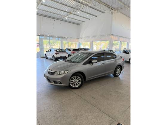 HONDA CIVIC 1.8 LXS 16V FLEX 4P AUTOMÁTICO HONDA CIVIC 1.8 LXS 16V FLEX 4P AUTOMÁTICO
